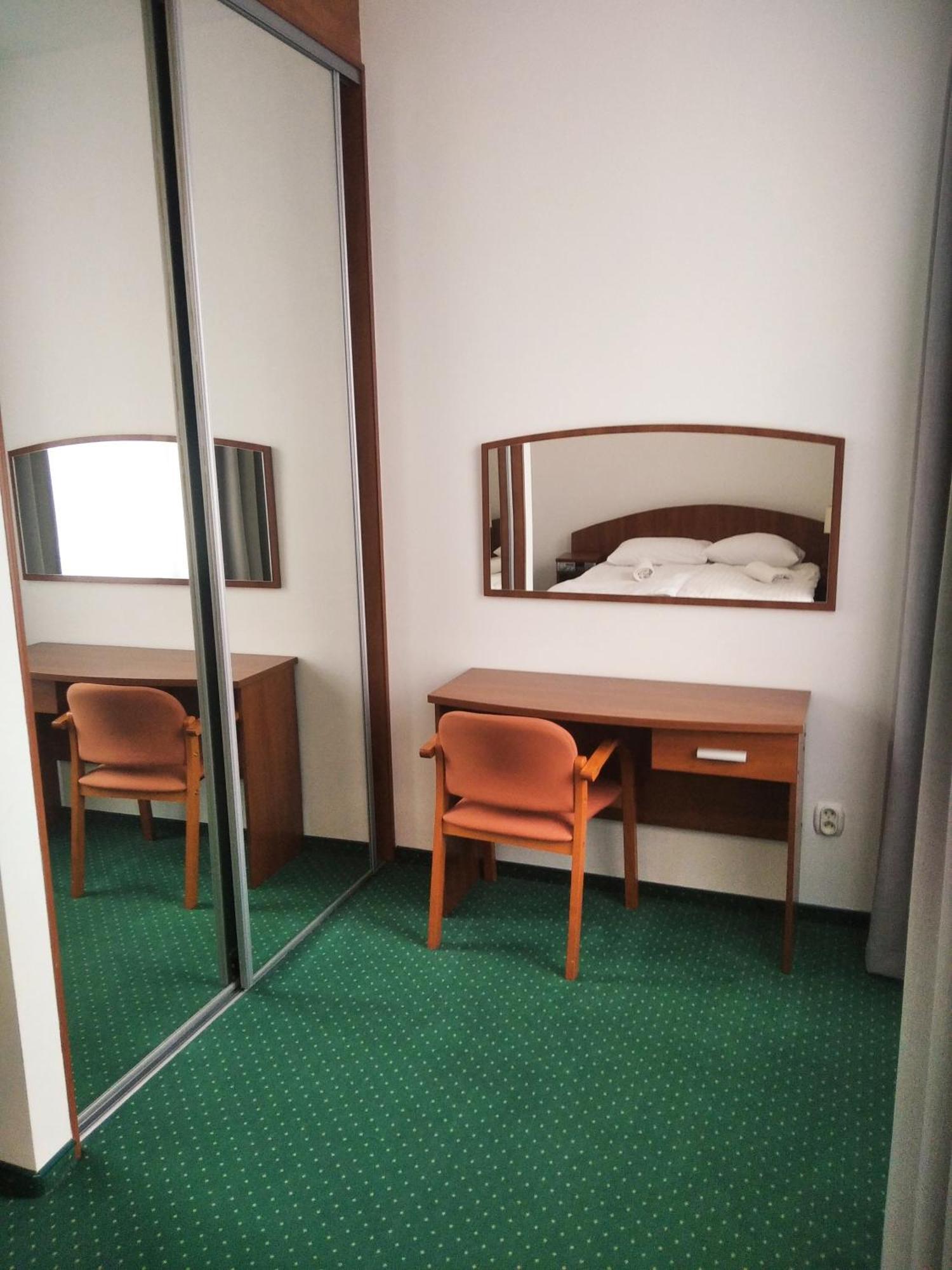 Centrum Szkoleniowo-Konferencyjne Spolem ワルシャワ エクステリア 写真